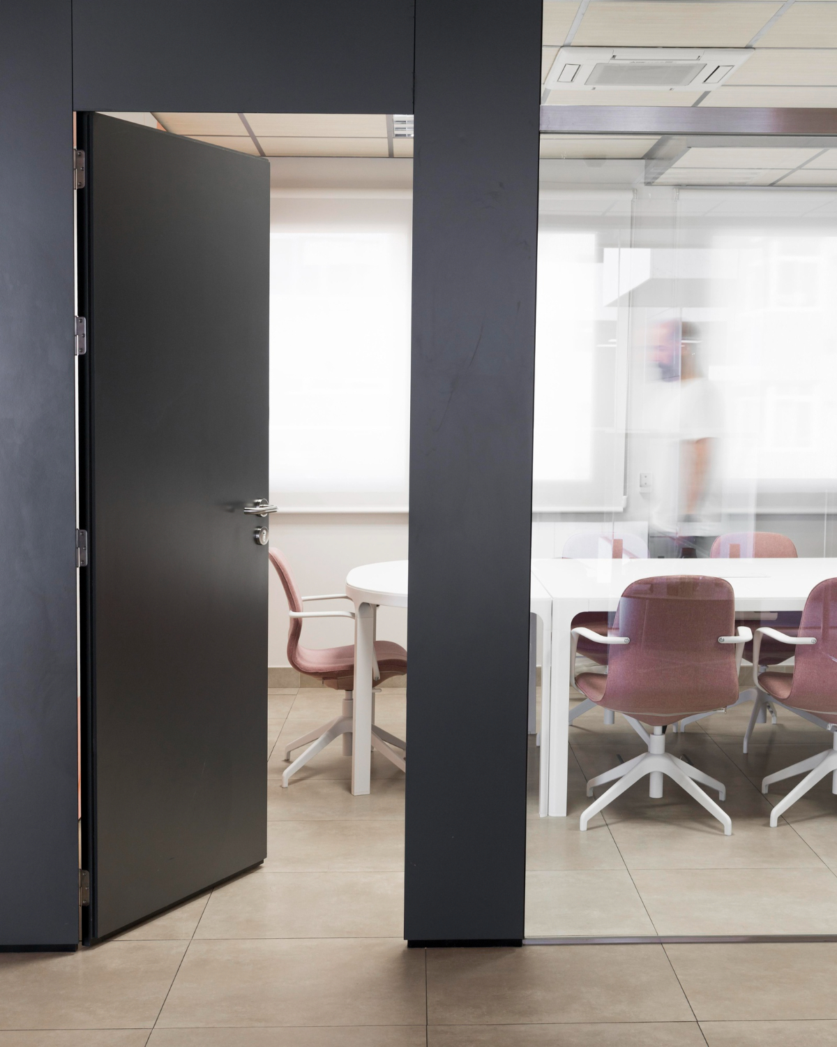 Divisórias Acústicas: A Solução para Ambientes Silenciosos e Confortáveis